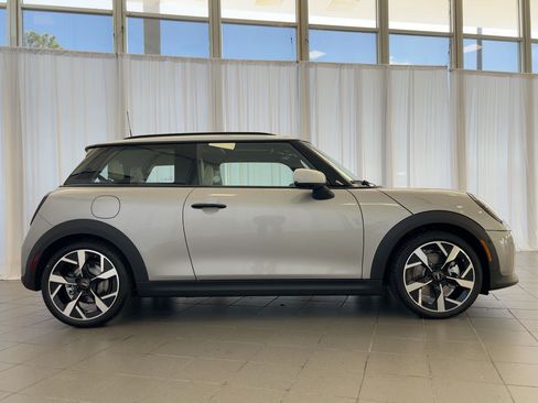 New 2026 MINI Cooper 2-Door Hardtop FWD image 8
