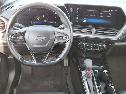 Certified 2024 Chevrolet Trax RS w/ Sunroof Package image 27