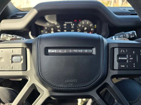 Used 2024 Land Rover Defender 90 V8 image 20