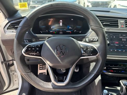 Used 2024 Volkswagen Tiguan SE R-Line AWD/4WD image 11