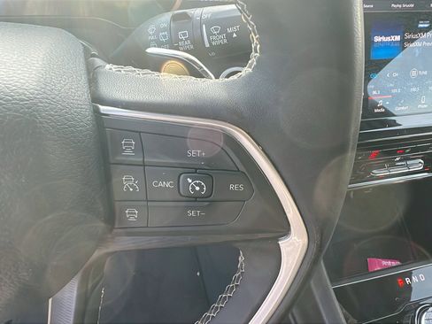 Used 2024 Jeep Grand Cherokee Altitude image 28