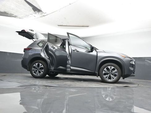 Used 2021 Nissan Rogue SV image 47