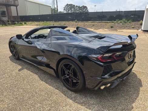 Used 2021 Chevrolet Corvette Stingray Preferred Conv w/ Z51 Performance Package RWD image 23