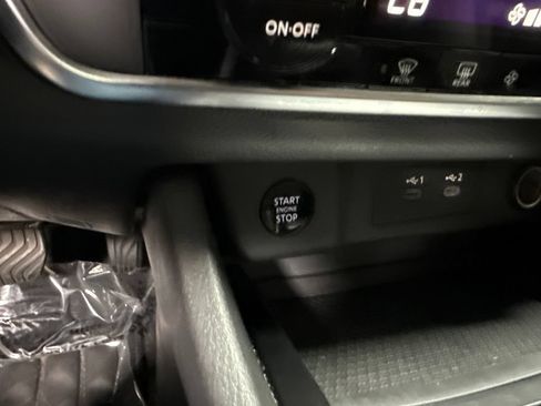 Used 2025 Nissan Rogue SV FWD image 26