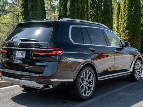 Used 2023 BMW X7 xDrive40i w/ Parking Assistance Package AWD/4WD image 16