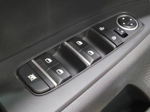 Used 2023 Kia Forte LXS image 27