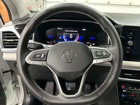 New 2026 Volkswagen Taos SE image 18