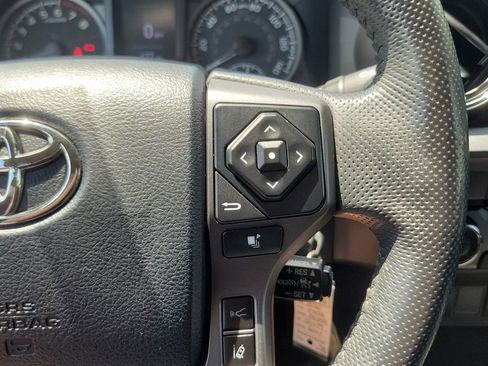 Used 2020 Toyota Tacoma TRD Sport w/ TRD Premium Sport Package AWD/4WD image 25