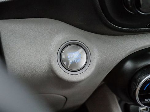 Used 2025 Hyundai Venue SEL FWD image 48