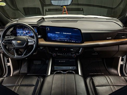 Used 2025 Chevrolet Tahoe High Country image 15