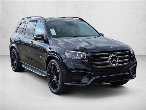 New 2026 Mercedes-Benz GLS 580 4MATIC image 3