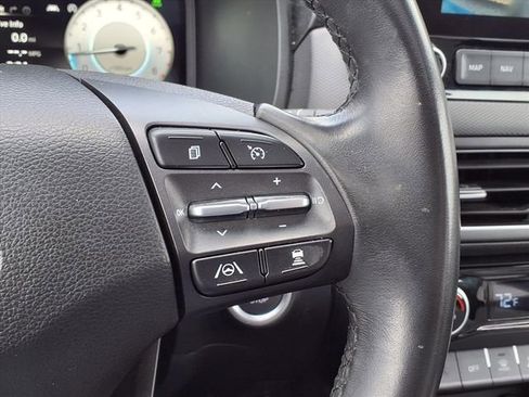 Used 2023 Hyundai Kona Limited image 25