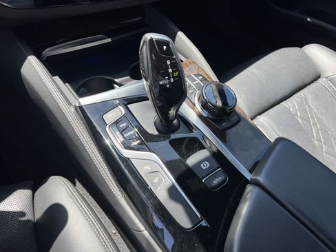 Used 2018 BMW M550i xDrive w/ Dynamic Handling Package AWD/4WD image 21