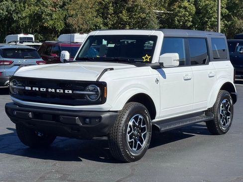 New 2025 Ford Bronco Outer Banks image 2