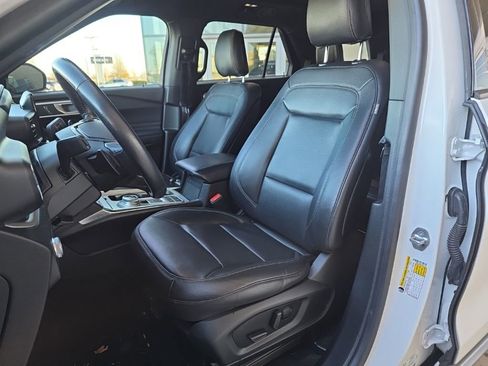 Used 2020 Ford Explorer XLT w/ Equipment Group 202A image 13