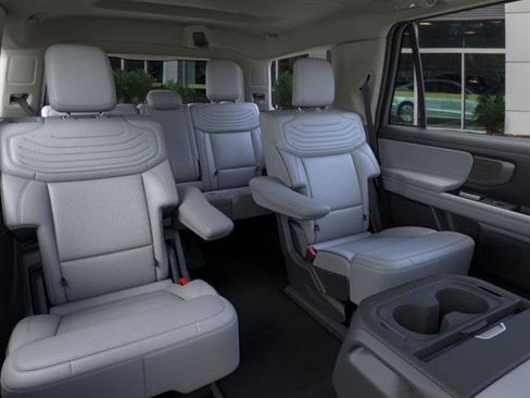 New 2026 Ford Expedition Platinum w/ Platinum Ultimate Package AWD/4WD image 11