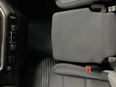 Used 2024 Chevrolet Silverado 3500 LT image 31