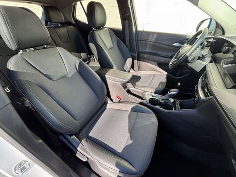 Used 2025 Buick Encore GX Preferred image 36