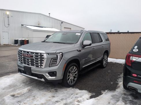 Used 2025 GMC Yukon Denali image 1