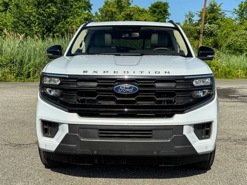 Used 2025 Ford Expedition Active AWD/4WD image 8