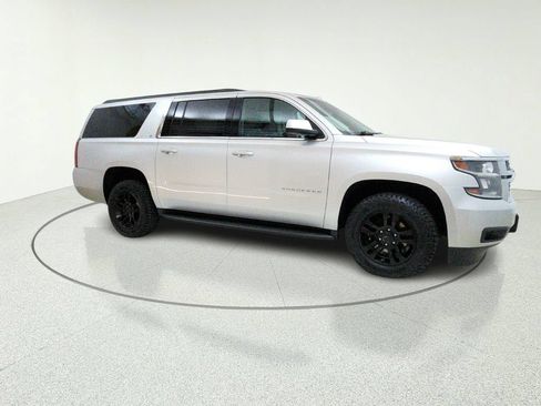 Used 2020 Chevrolet Suburban LT AWD/4WD image 10