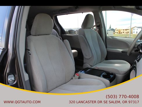 Used 2012 Toyota Sienna LE FWD image 23