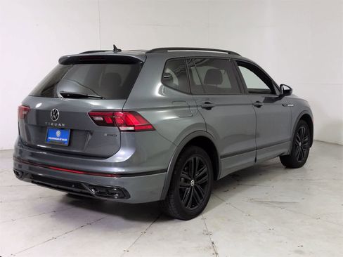 Certified 2022 Volkswagen Tiguan SE R-Line image 6