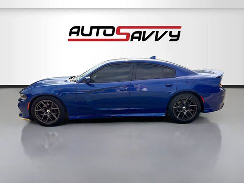 Used 2019 Dodge Charger R/T w/ Plus Group RWD image 4