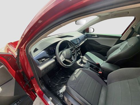 Certified 2023 Volkswagen Taos SE FWD image 9