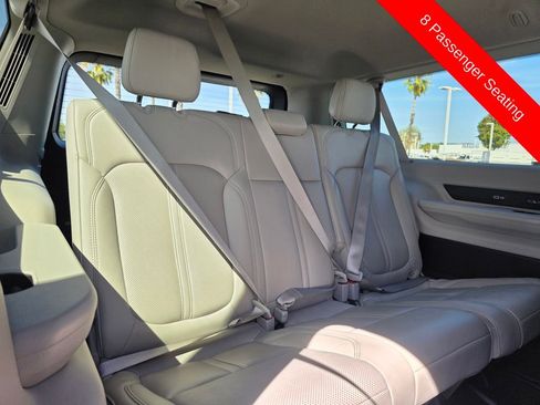 Certified 2024 Jeep Wagoneer L Series III w/ Flexible Seating Group image 16