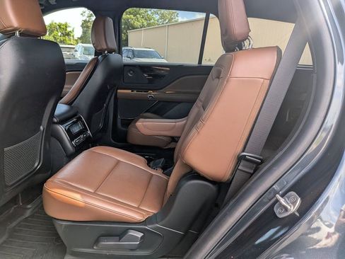 Used 2022 Lincoln Aviator Grand Touring w/ Equipment Group 301A AWD/4WD image 15