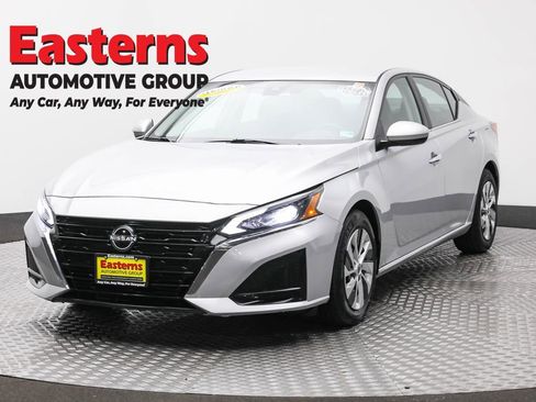 Used 2023 Nissan Altima 2.5 S image 1