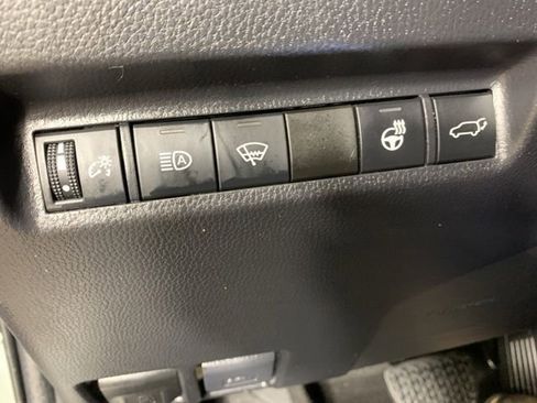 Used 2022 Toyota RAV4 XLE w/ Convenience Package AWD/4WD image 20