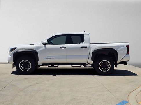 Certified 2026 Toyota Tacoma TRD Off-Road AWD/4WD image 6