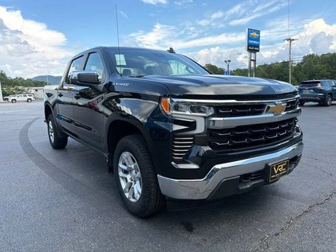 Used 2023 Chevrolet Silverado 1500 LT AWD/4WD image 2