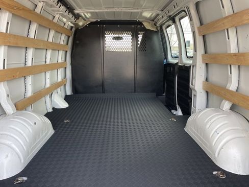 Used 2023 GMC Savana 2500 w/ Driver Convenience Package image 12