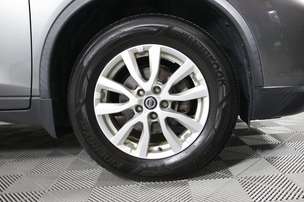 Used 2018 Nissan Rogue SV w/ Premium Package AWD/4WD image 6