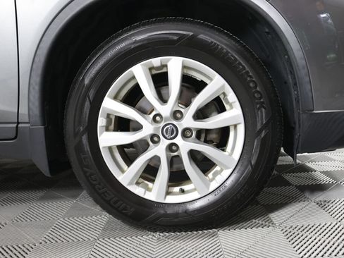 Used 2018 Nissan Rogue SV w/ Premium Package AWD/4WD image 6