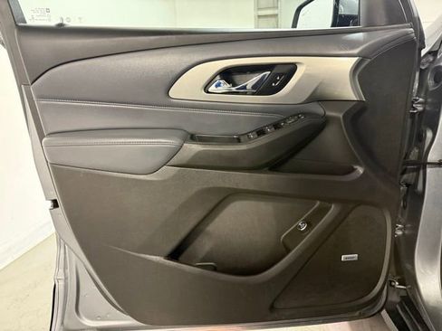 Used 2018 Chevrolet Traverse LT image 7