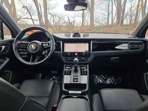 Certified 2025 Porsche Macan Turbo image 35