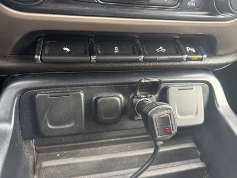 Used 2015 GMC Sierra 2500 Denali image 22