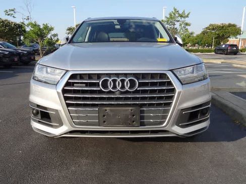 Used 2018 Audi Q7 3.0T Prestige AWD/4WD image 2