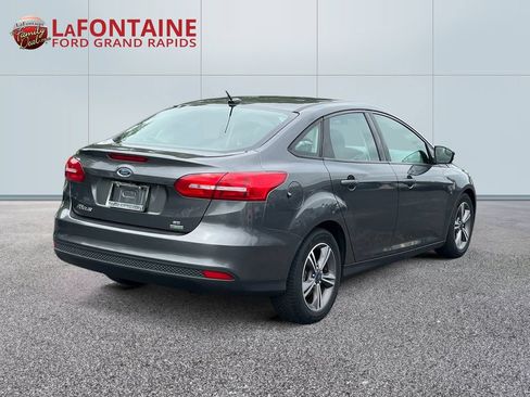 Used 2017 Ford Focus SE FWD image 7