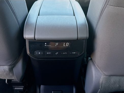 Used 2023 Toyota Highlander L FWD image 22