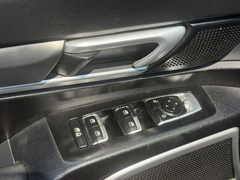Used 2020 Kia Telluride LX AWD/4WD image 19