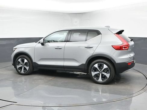 Used 2024 Volvo XC40 B5 Plus w/ Protection Package Premier AWD/4WD image 7