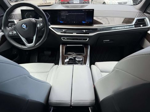 Used 2025 BMW X5 xDrive50e AWD/4WD image 8