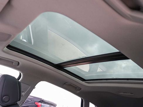 Used 2024 Audi Q8 e-tron Premium Plus image 36