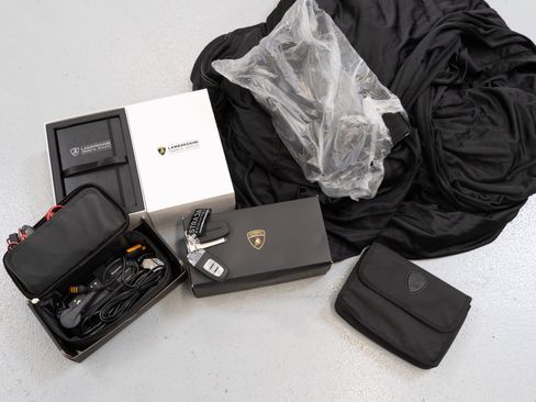 Used 2023 Lamborghini Huracan EVO image 29