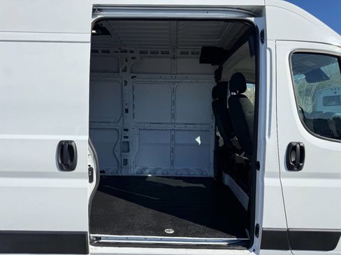 Used 2025 RAM ProMaster 2500 w/ Convenience Group image 23